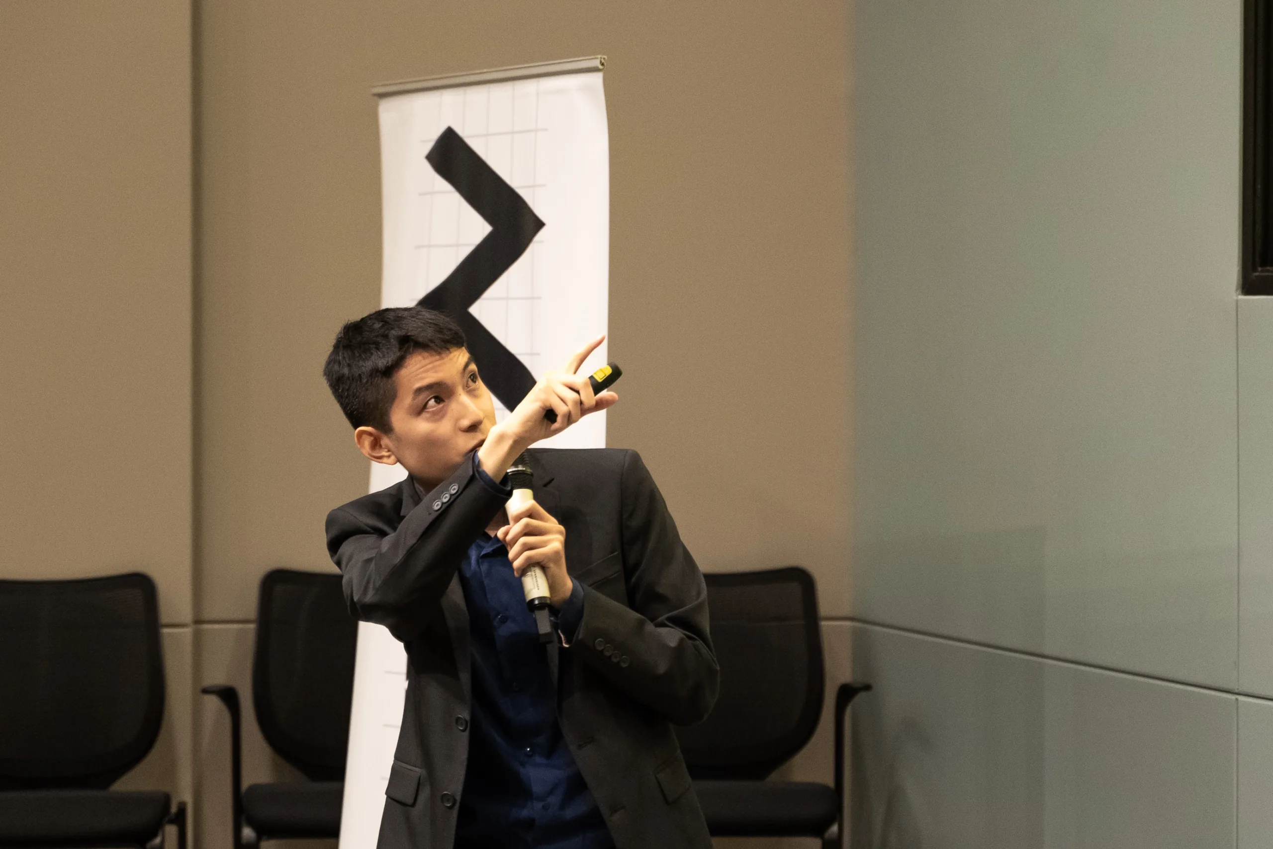 action-banner-point-close